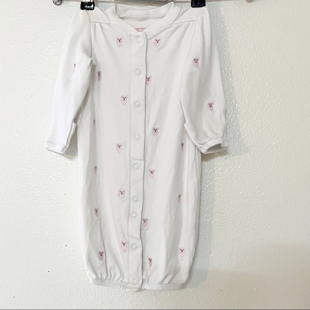 Carter’s- sleeper/gown, unisex, white w/cute tiny pigs all over, size 3 mos
